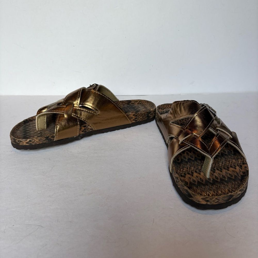 Muk Luks Women's Gold Metallic Slide Sandals Thong Style Size 9